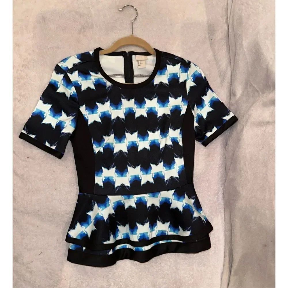 H&M top women’s size 6 blue and white